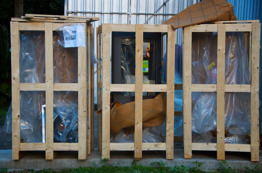 romantic-weekend-getaway-near-brisbane-gets-wood-fires-building-Nightfall-camp